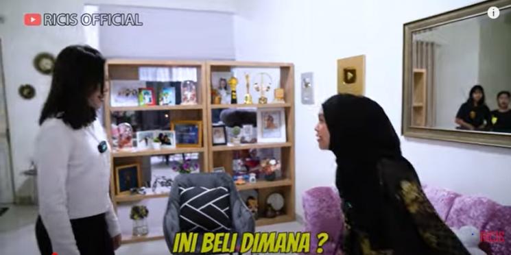 Potret Rumah Anneth. (YouTube/Ricis Official)