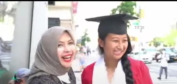 Potret Wisuda Amyra Anak Sandiaga Uno (Instagram/nurasiauno/sandiuno)