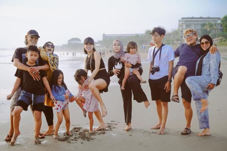 Potret Wika Salim Liburan Bareng Keluarga di Bali (instagram/wikasalim)