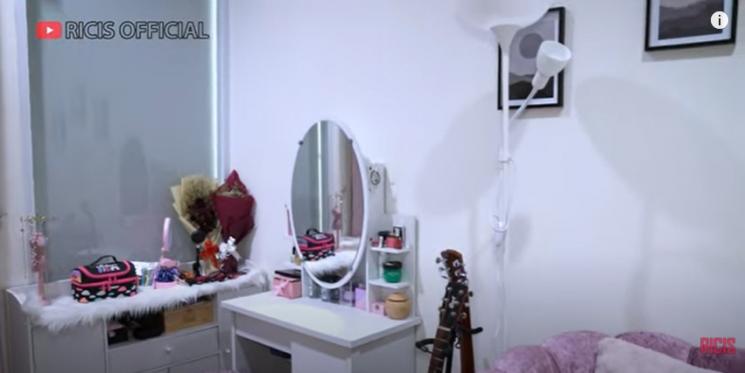 Potret Rumah Anneth. (YouTube/Ricis Official)