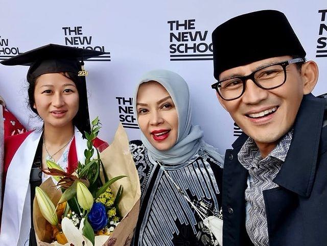 Potret Wisuda Amyra Anak Sandiaga Uno (Instagram/nurasiauno/sandiuno)