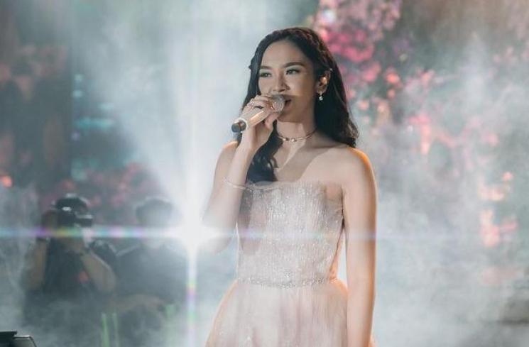 Pesona Lyodra Nyanyi di Acara Pernikahan(Instagram/@lyodraofficial)
