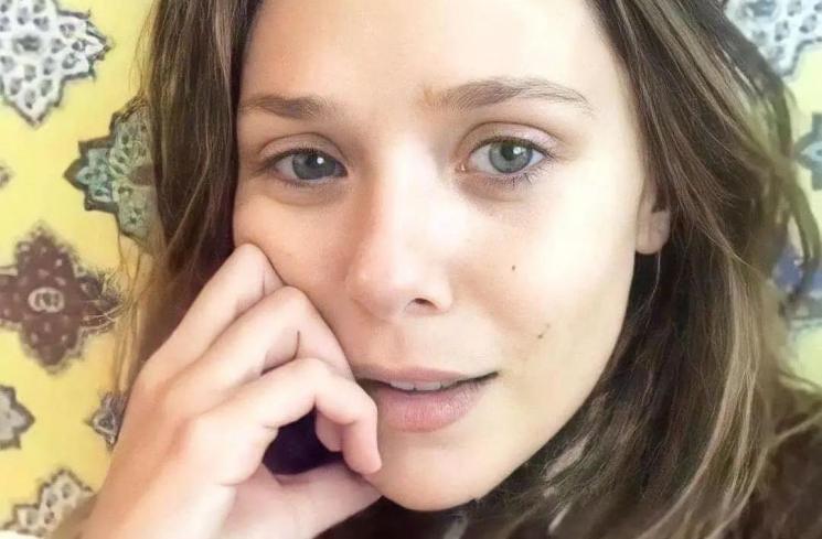 Adu Gaya Greta Irene dan Elizabeth Olsen(Instagram/@elizabethoslenofficial)