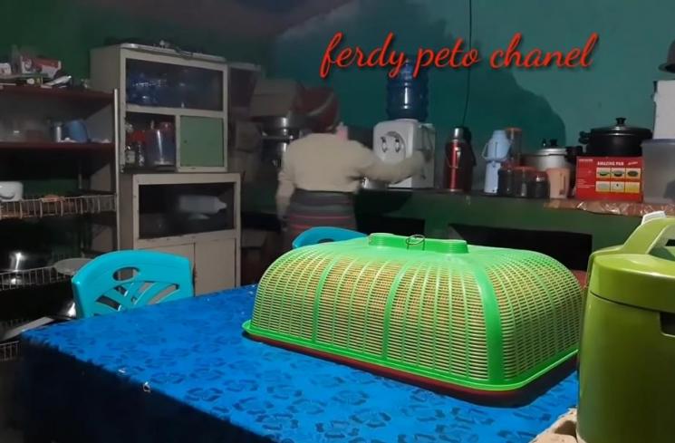 Rumah Betrand Peto di Manggarai NTT (YouTube Ferdy Peto)