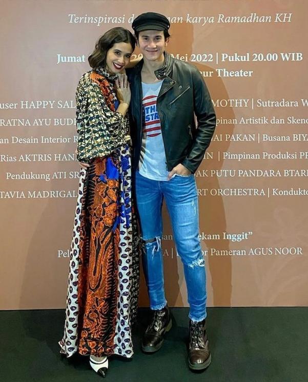 Artis Indonesia Menikah dengan Mualaf (Instagram/@vinogbastian__)