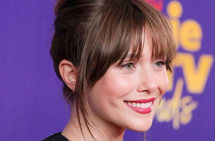 Adu Gaya Greta Irene dan Elizabeth Olsen(Instagram/@elizabethoslenofficial)