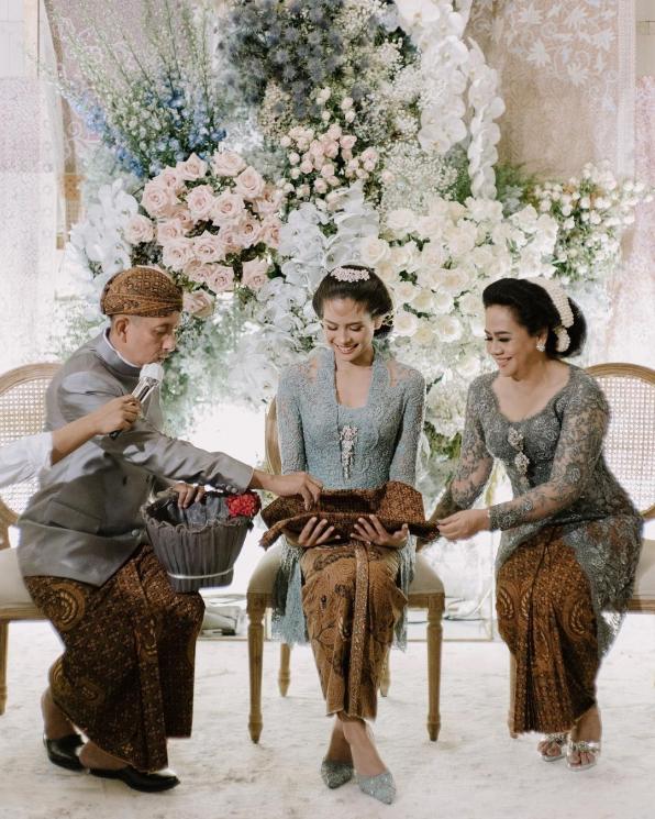 Momen Pernikahan Maudy Ayunda Adat Jawa-Korea (instagram/maudyayunda)