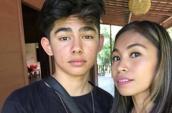9 Potret Manis Andrew Kalaweit Bareng Ibu, Kompak Banget Bak Kakak Adik