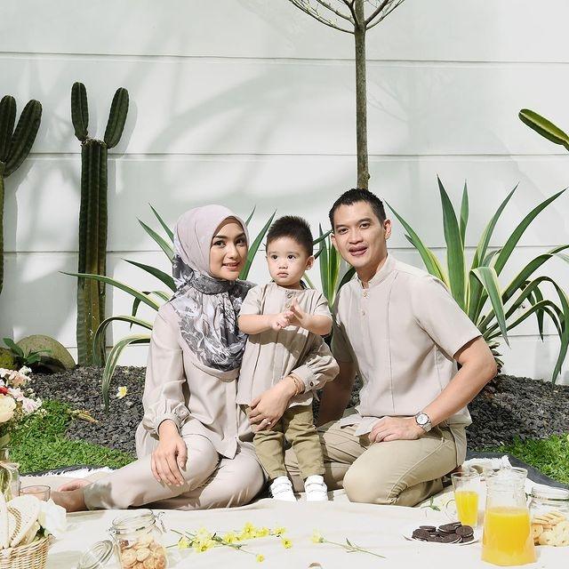 Potret Keharmonisan Keluarga Rezky Aditya. (Instagram/citraciki)