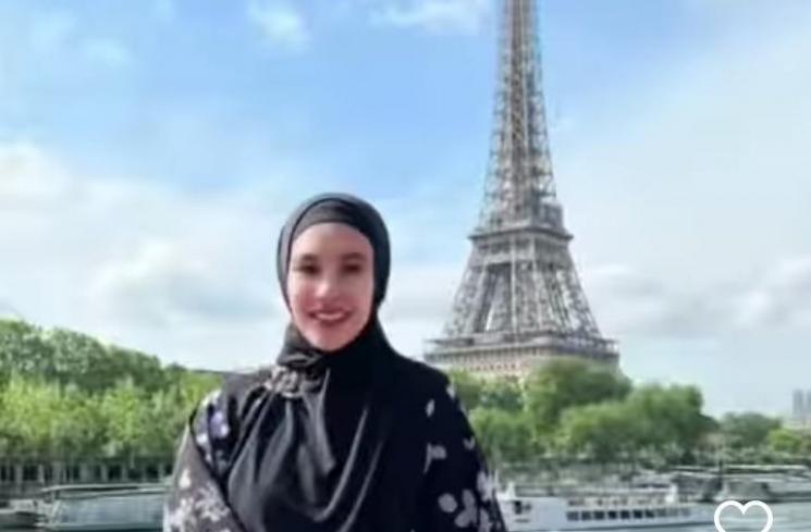 Momen Kartika Putri Babymoon di Prancis (@kartikaputriworld)