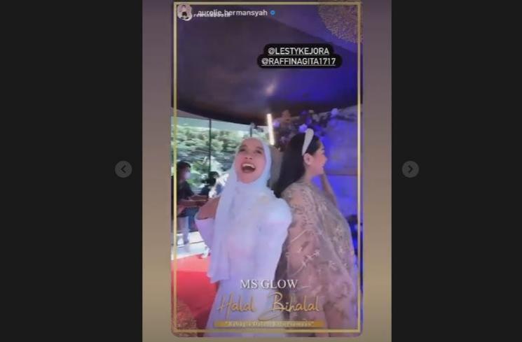 Gaya artis di halal bihalal bos MS Glow (Instagram/@aurelie.hermansyah)