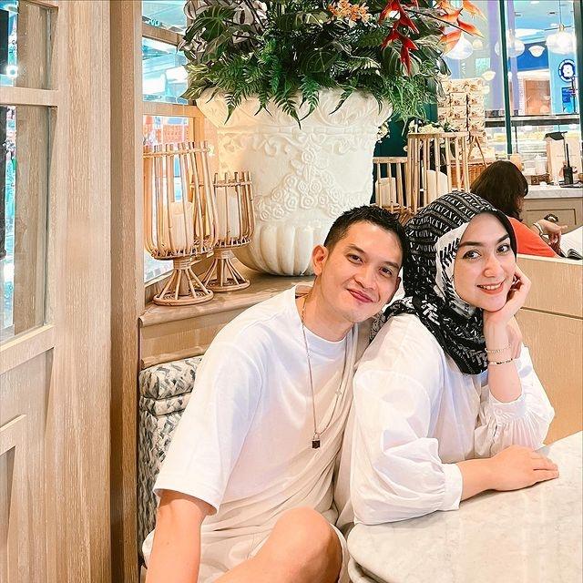 Potret Keharmonisan Keluarga Rezky Aditya. (Instagram/citraciki)