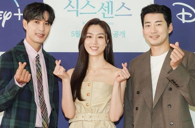 Potret Kim Ji Suk di Kiss Sixth Sense (Instagram/@disneypluskr)