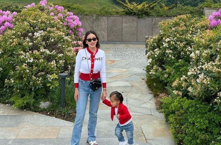 Momen Kezia Toemion Liburan Mewah di Swiss (instagram/@keziatoemion)