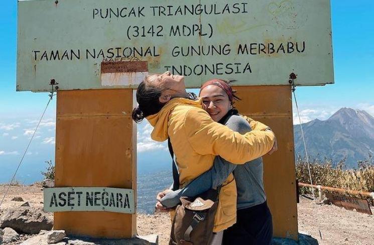 Momen Angela Gilsha Naik Gunung(Instagram/@angelgilsha)