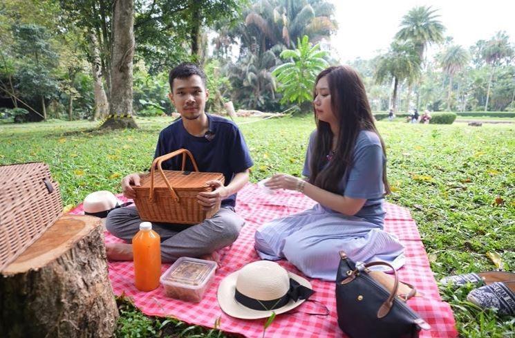 Momen Jess No Limit dan Sisca Kohl piknik (YouTube/Jess No Limit)