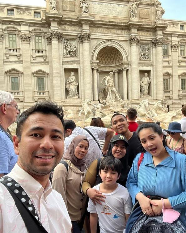 Potret Mbak Lala Liburan Bareng RANS di Eropa. (Instagram/raffinagita1717)