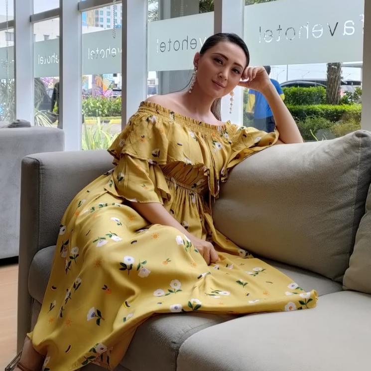 Artis Berseteru dengan Ayah Kandung (Instagram/@dellapuspita00)