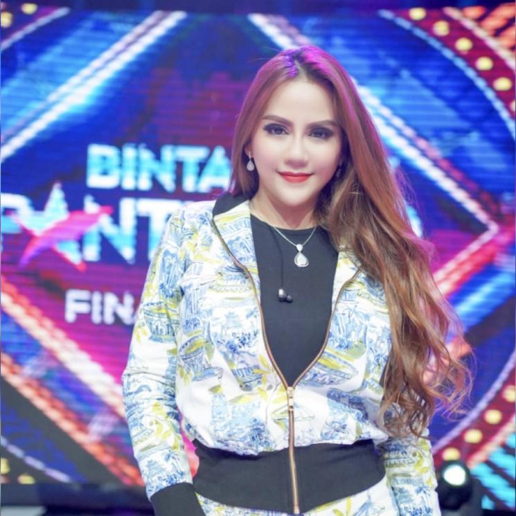 Artis Berseteru dengan Ayah Kandung (Instagram/@nitatalia.real)