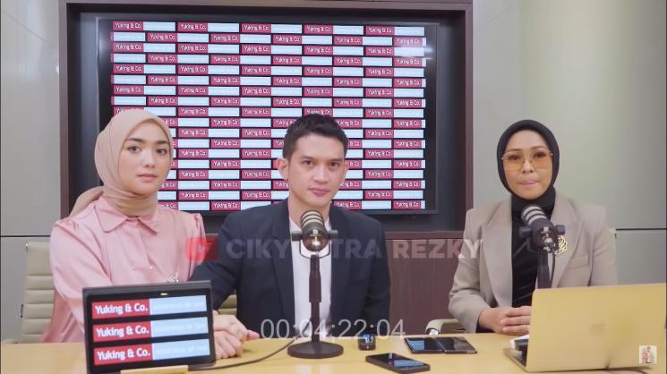 Potret Citra Kirana Dampingi Rezky Aditya Klarifikasi (YouTube/Ciky Citra Rezky)