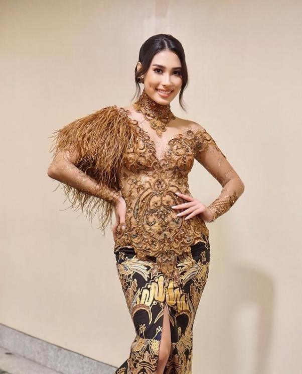Gaya Artis di Malam Final Puteri Indonesia 2022. (Instagram/frederikacull)
