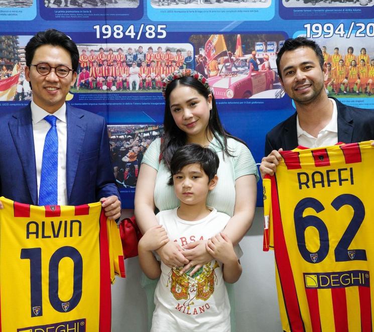 Gaya Raffi Ahmad dan Nagita Slavina keliling Eropa. (Instagram/raffinagita1717)