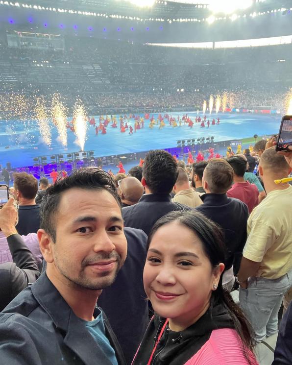 Gaya Raffi Ahmad dan Nagita Slavina keliling Eropa. (Instagram/raffinagita1717)