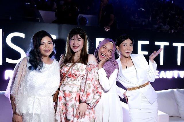 Momen Felicya Angelista Nonton Konser Rossa Saat Hamil. (Instagram/felicyangelista_)