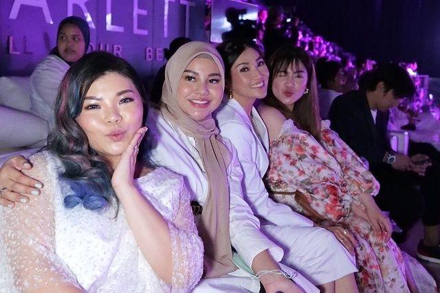 Momen Felicya Angelista Nonton Konser Rossa Saat Hamil. (Instagram/felicyangelista_)