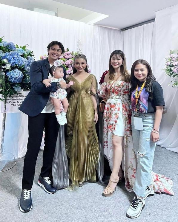 Momen Felicya Angelista Nonton Konser Rossa Saat Hamil. (Instagram/felicyangelista_)