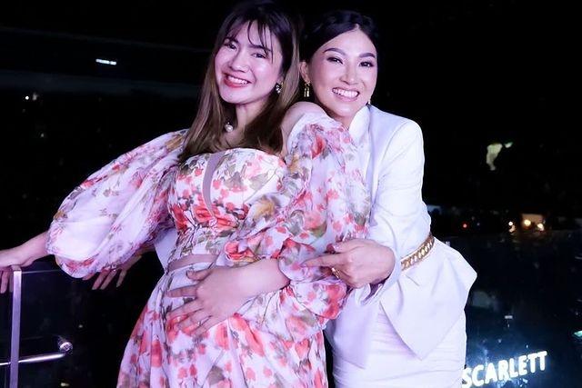 Momen Felicya Angelista Nonton Konser Rossa Saat Hamil. (Instagram/felicyangelista_)