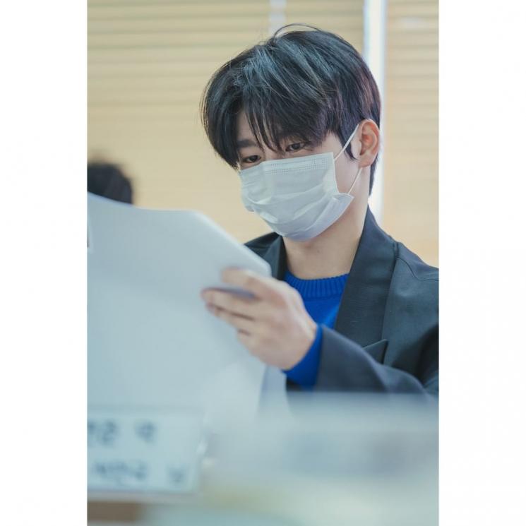 Potret Seo In Guk di Cafe Minamdang (Instagram/kbsdrama)