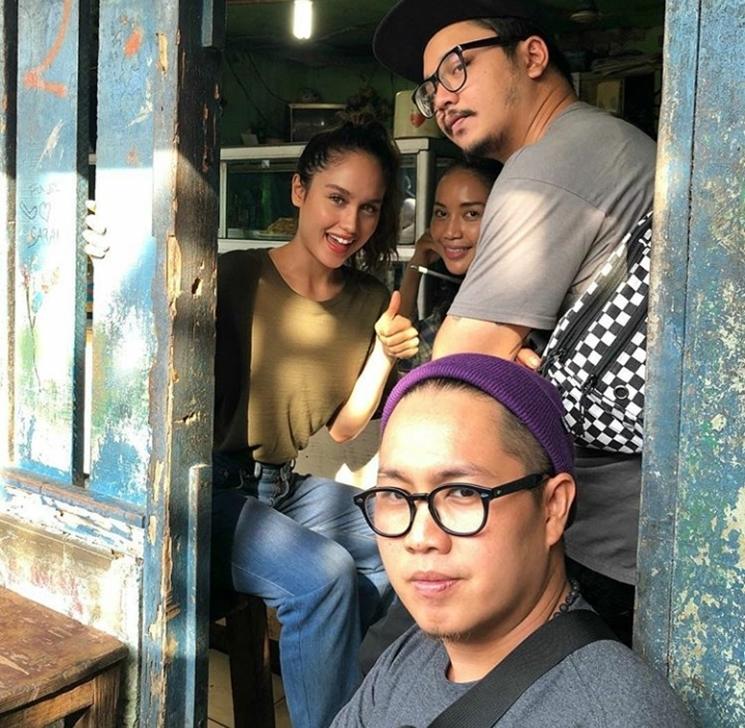 Gaya Artis Makan di Warteg (instagram/@claurakiehl)