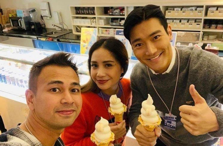 Gaya Artis Indonesia Ketemu Idol Korea. (Instagram/@raffinagita1717)