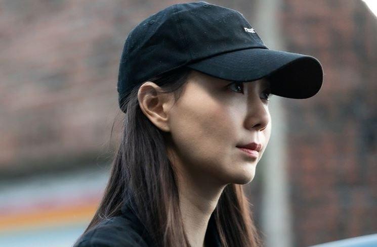 Pesona Lee Yoo Young di Insider (Instagram/@jtbcdrama)