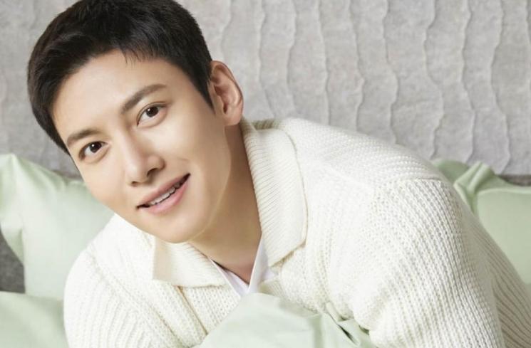 Artis Korea jadi brand ambassador produk lokal (Instagram/@kintakun_collections)