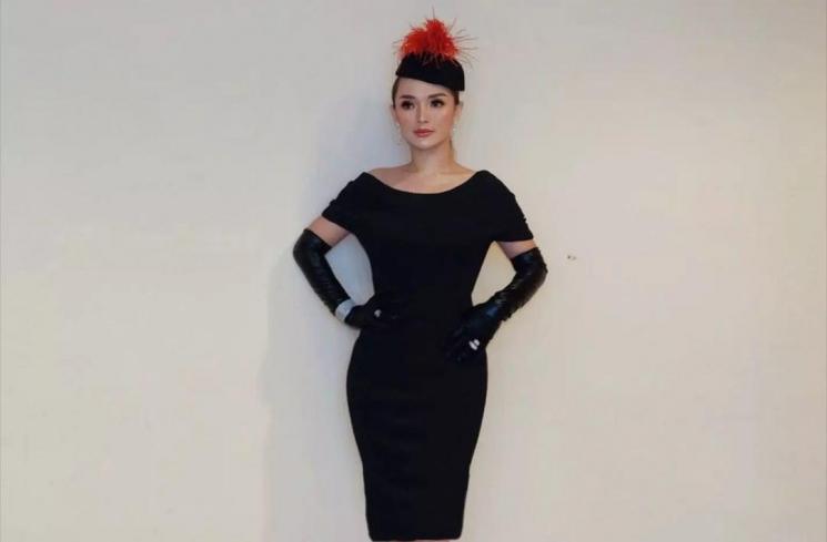 Potret Zaskia Gotik Pakai Baju Press Body (Instagram/@zaskia_gotix)