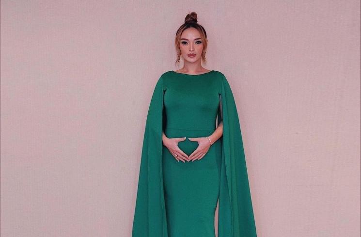 Potret Zaskia Gotik Pakai Baju Press Body (Instagram/@zaskia_gotix)