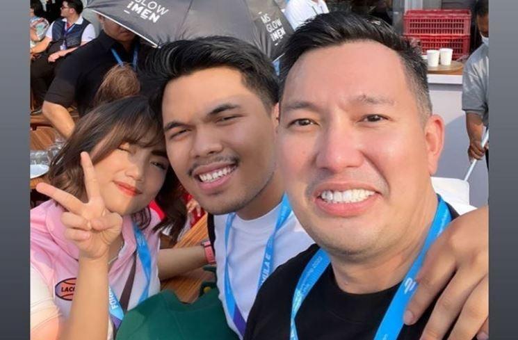 Gaya Artis Nonton Formula E. (Instagram/@fuji_an)