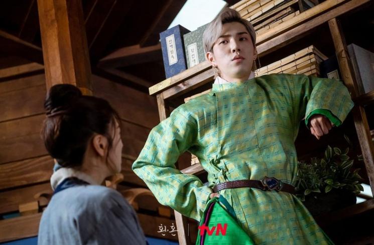 Adu Gaya Aktor di Alchemy of Souls (Instagram/@tvn_drama)
