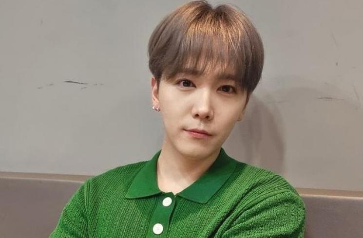 Seleb Korea yang Menulis Buku(instagram/@skullhong12)