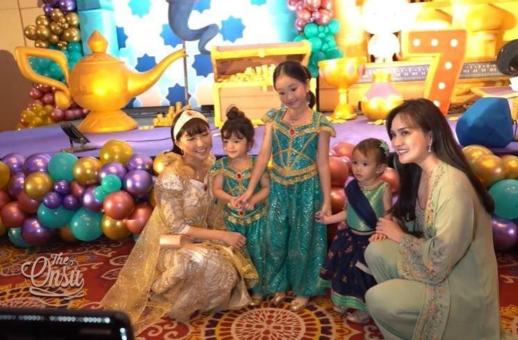 Potret ulang tahun Thalia dan Thania Putri Onsu (YouTube/The Onsu Family)