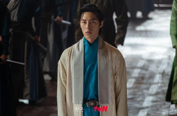 Adu Gaya Aktor di Alchemy of Souls (Instagram/@tvn_drama)