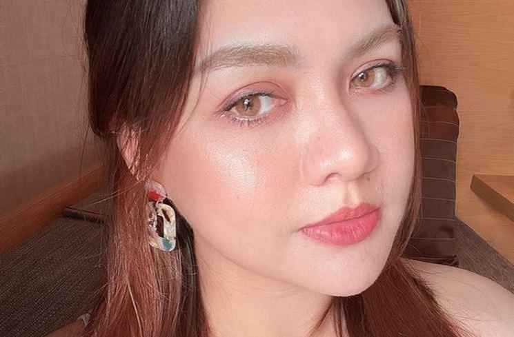 Artis cantik yang pernah singgah di hati Deddy Corbuzier. (Instagram/vickyshu)