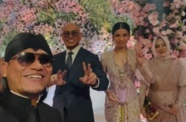 Gus Miftah hadiri pernikahan Deddy Corbuzier dan Sabrina Chairunnisa. (Instagram/gusmiftah)