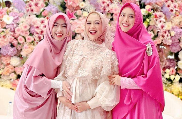 Momen Siraman dan Pengajian 7 Bulanan Ria Ricis (instagram/@forma.photograph)
