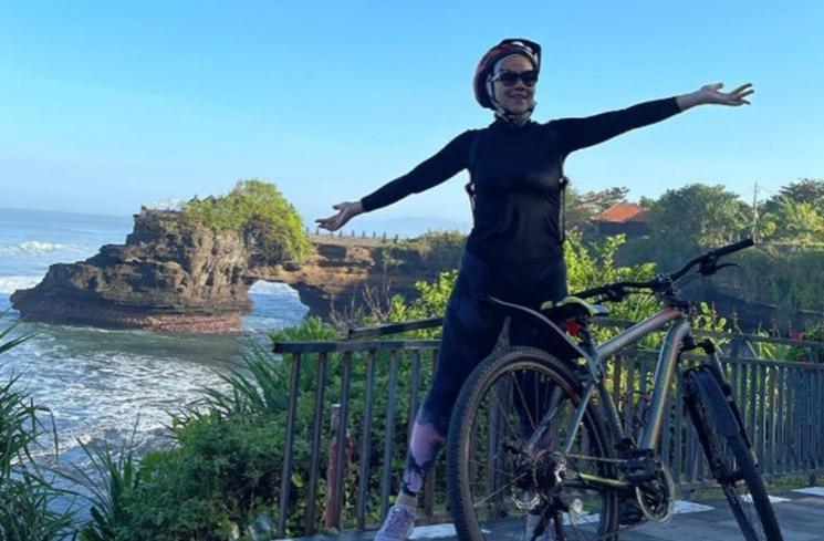  Potret Artis Umur 40-an Saat Olahraga. (Instagram/vennamelindareal)
