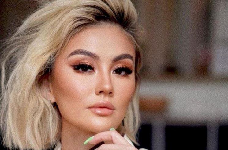 Artis cantik yang pernah singgah di hati Deddy Corbuzier. (Instagram/agnezmo)