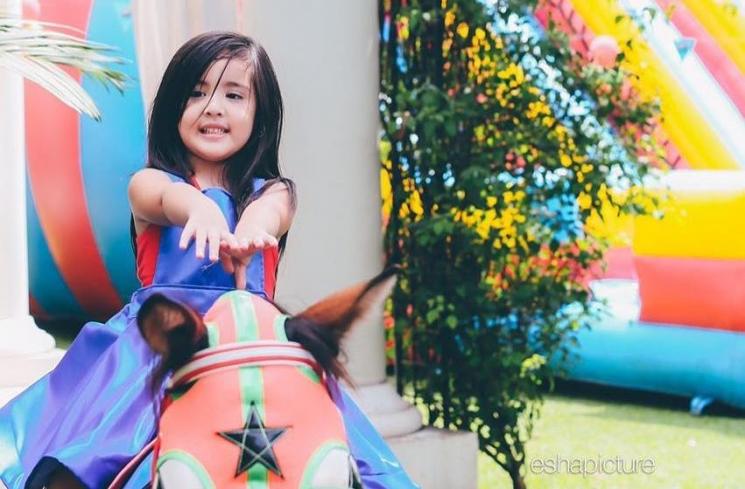 Transformasi Mikhayla Anak Nia Ramadhani (Instagram/@ramadhaniabakrie)