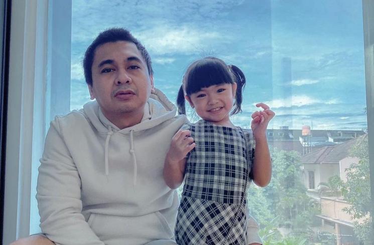 Anak Artis Dapat Kado Mobil Mewah